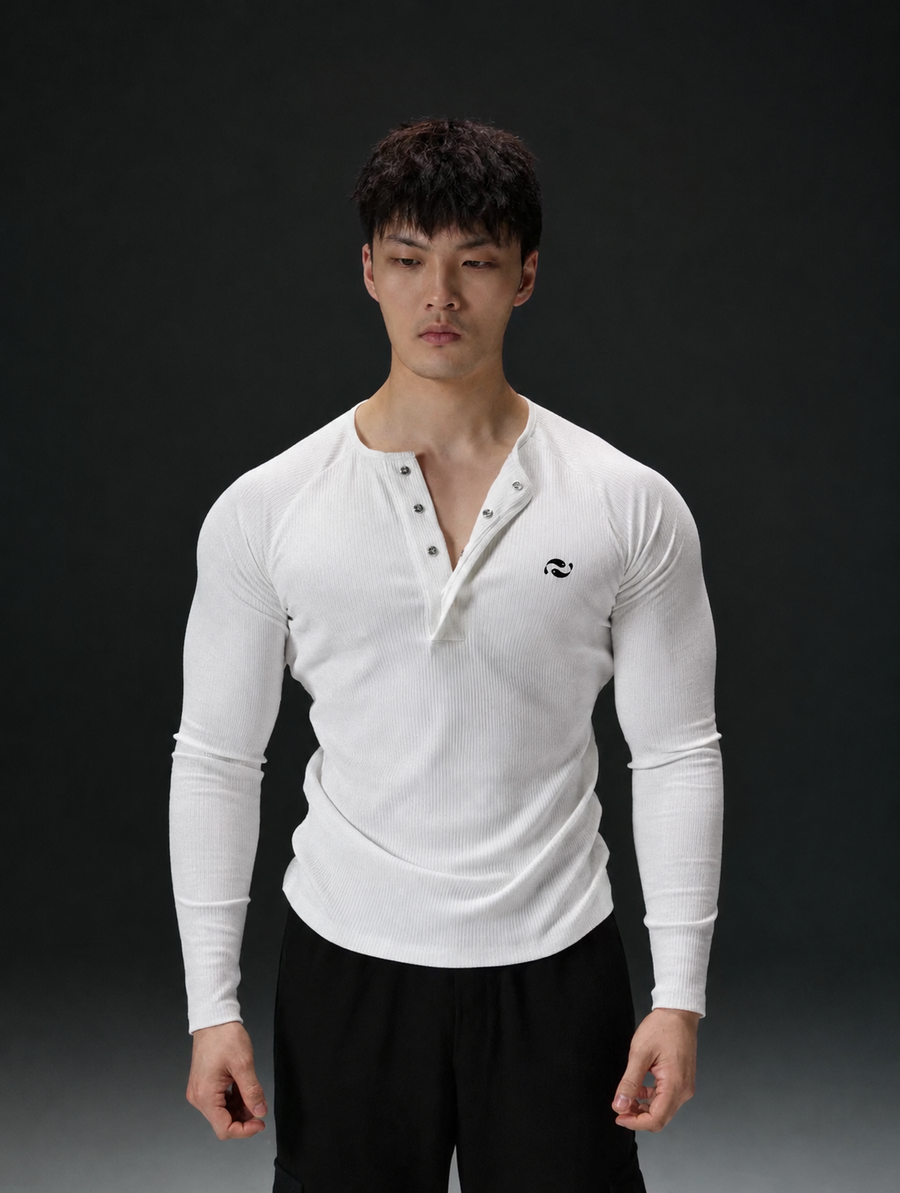 WHITE SIGNATURE LONG SLEEVE