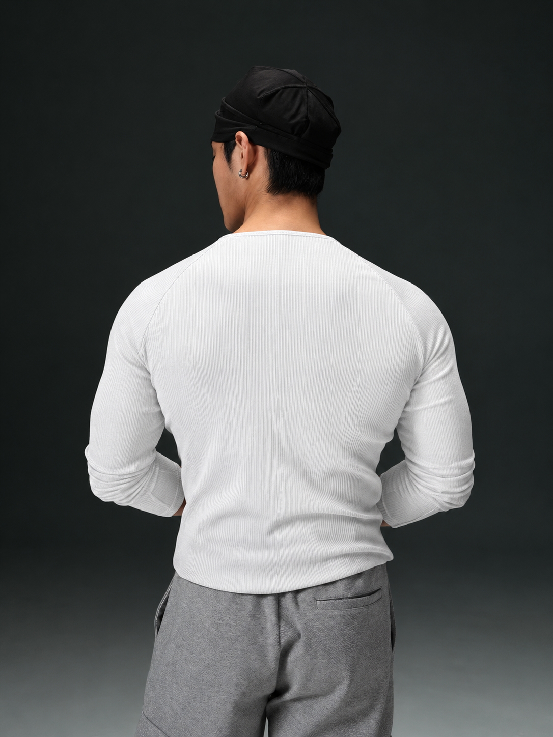 WHITE SIGNATURE LONG SLEEVE